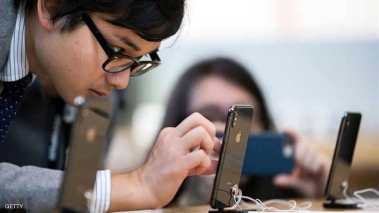 الشحن اللاسلكي لأجهزة “آيفون” خطر على الهاتف