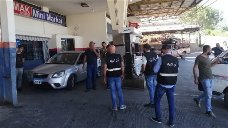 tayyar.org - أزمة المحروقات الشغل الشاغل للبنانيين : سوق سوداء وأصوات تُطالب بالفيدرالية حماية لحصصها - Vimarsana News