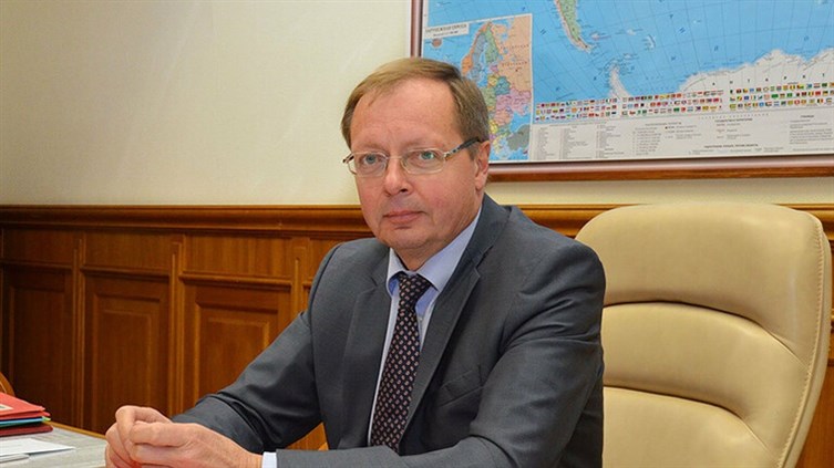 tayyar.org - سفير روسيا في بريطانيا: حادث المدمرة البريطانية "Defender" كان من الممكن أن يؤدي إلى صدام عسكري - Vimarsana News